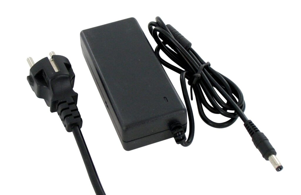 Laptop AC Adapter 65W (BLA020038)