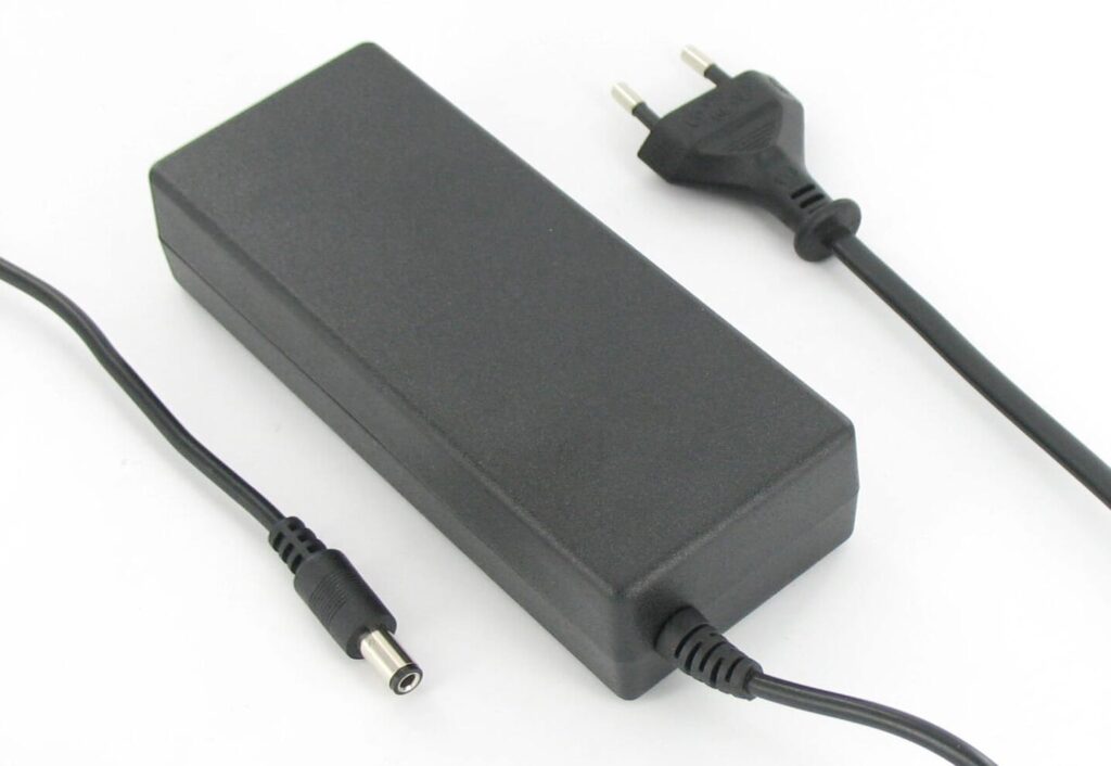 Laptop AC Adapter 90W (BLA020025)